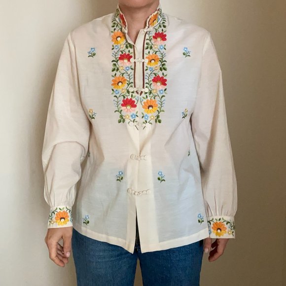 Vintage "JOY" beautifully embroidered button down - Picture 7 of 15